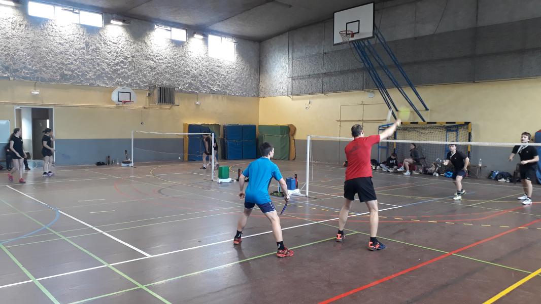 Associations inédites entre Swan et Nicolas et Caroline et Julie contre le Monastère